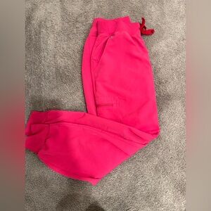 Figs Cropped Scrub Pants in Hot Pink